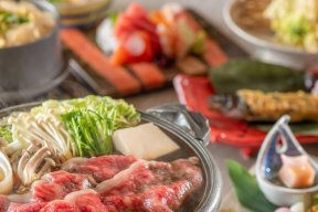 豊かな自然の恵みを活かした、 四季を感じさせる料理人自慢の日本料理をご堪能ください。