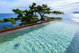 夏休みに泊まれる温泉宿