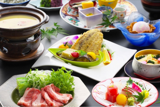 にっしょうかん新館 梅松鶴