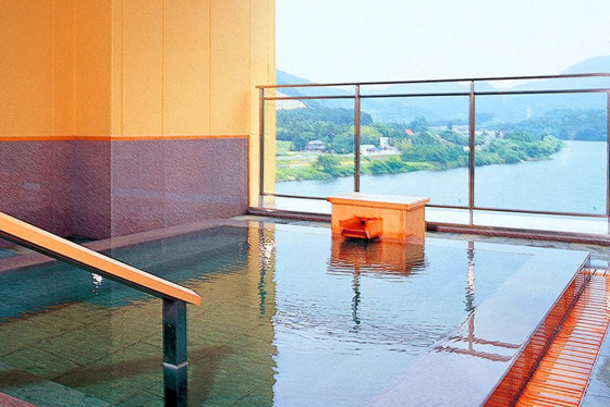 翠玉の湯 佐取館