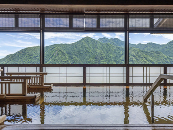 湯けむりの宿　雪の花